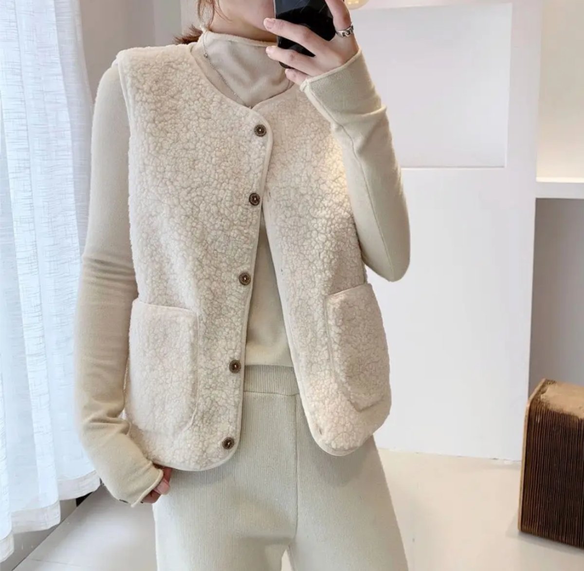 Sophie - Gilet Teddy Élégant à Boutons