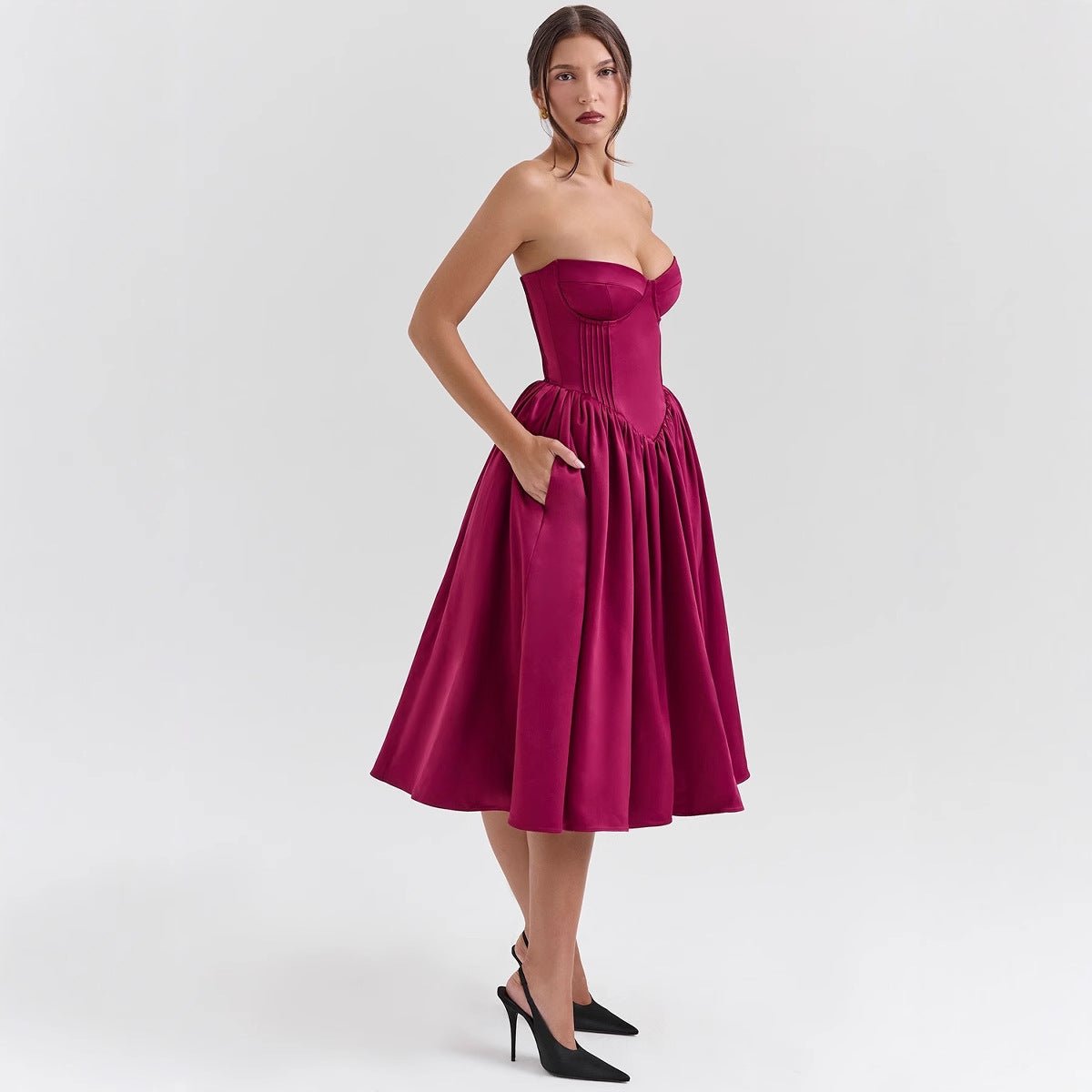 Amelia | Robe Cocktail Midi en Satin Sans Manches pour Femmes