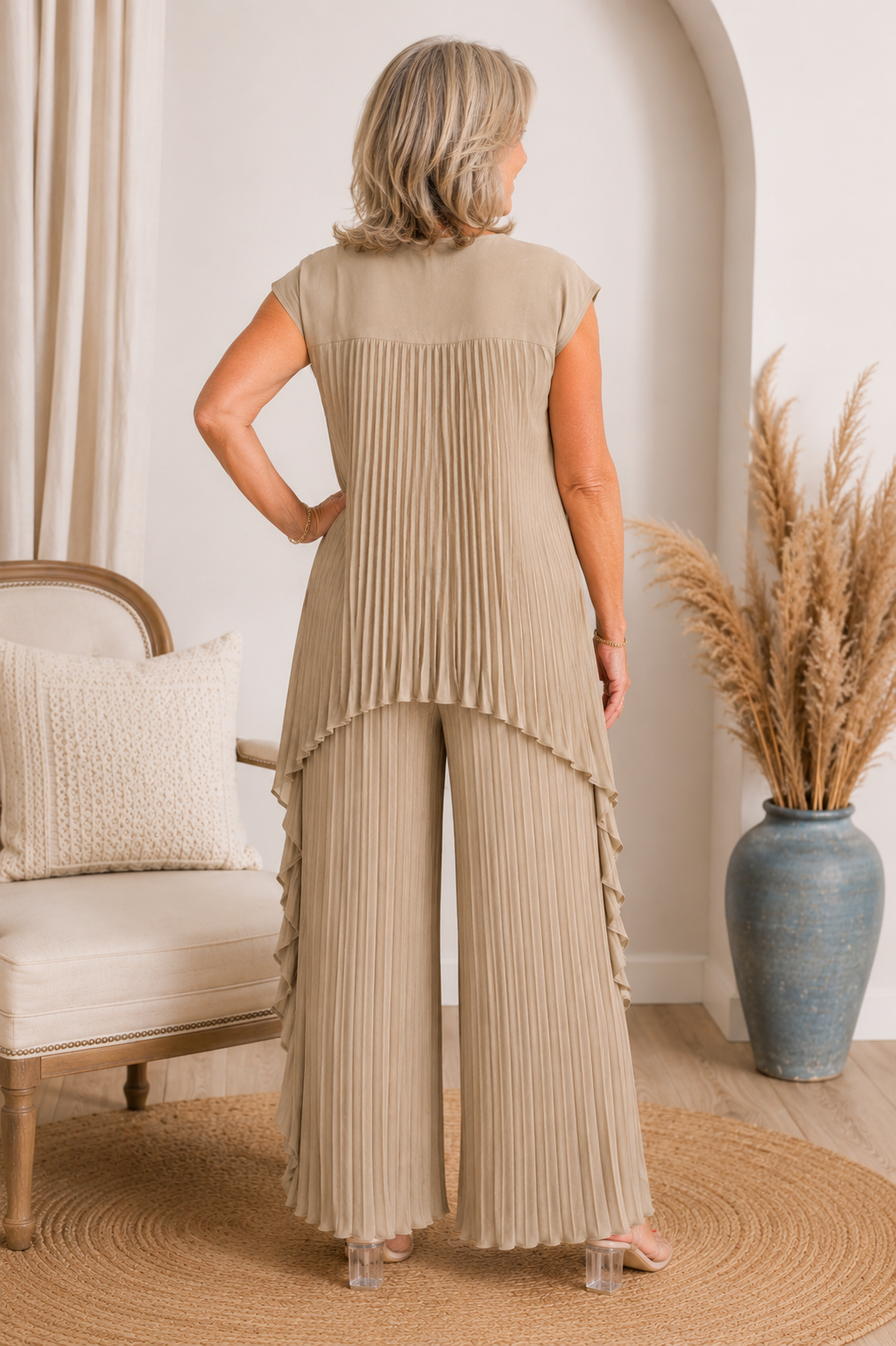 Ensemble femme plissé avec pantalon large et haut asymétrique